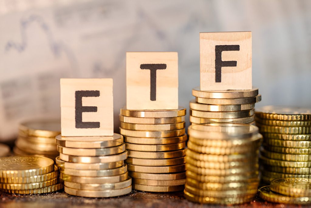 Mutual Funds vs. ETFs